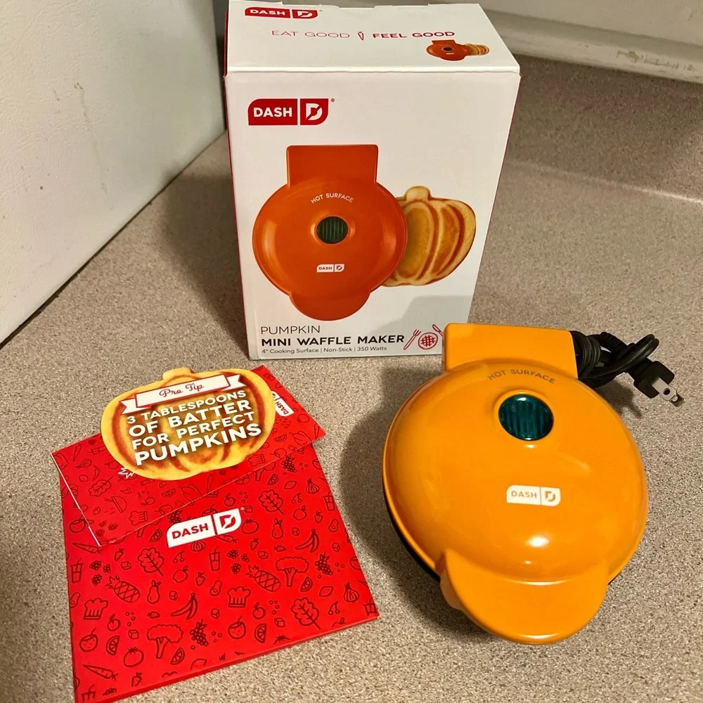 DASH - Pumpkin Mini Waffle Maker